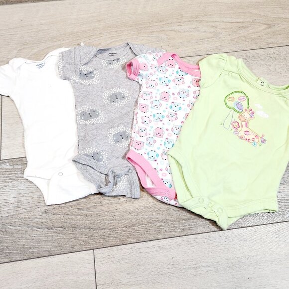 Girls 0-3 Month Short Sleeve Onesie Lot - Picture 1 of 1